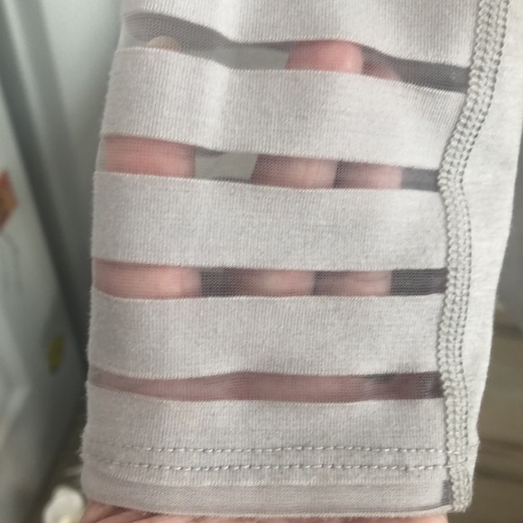 Betsy Johnson light gray long sleeve comfy shirt with lots of detail. Sz XS.EUC - Picture 10 of 10